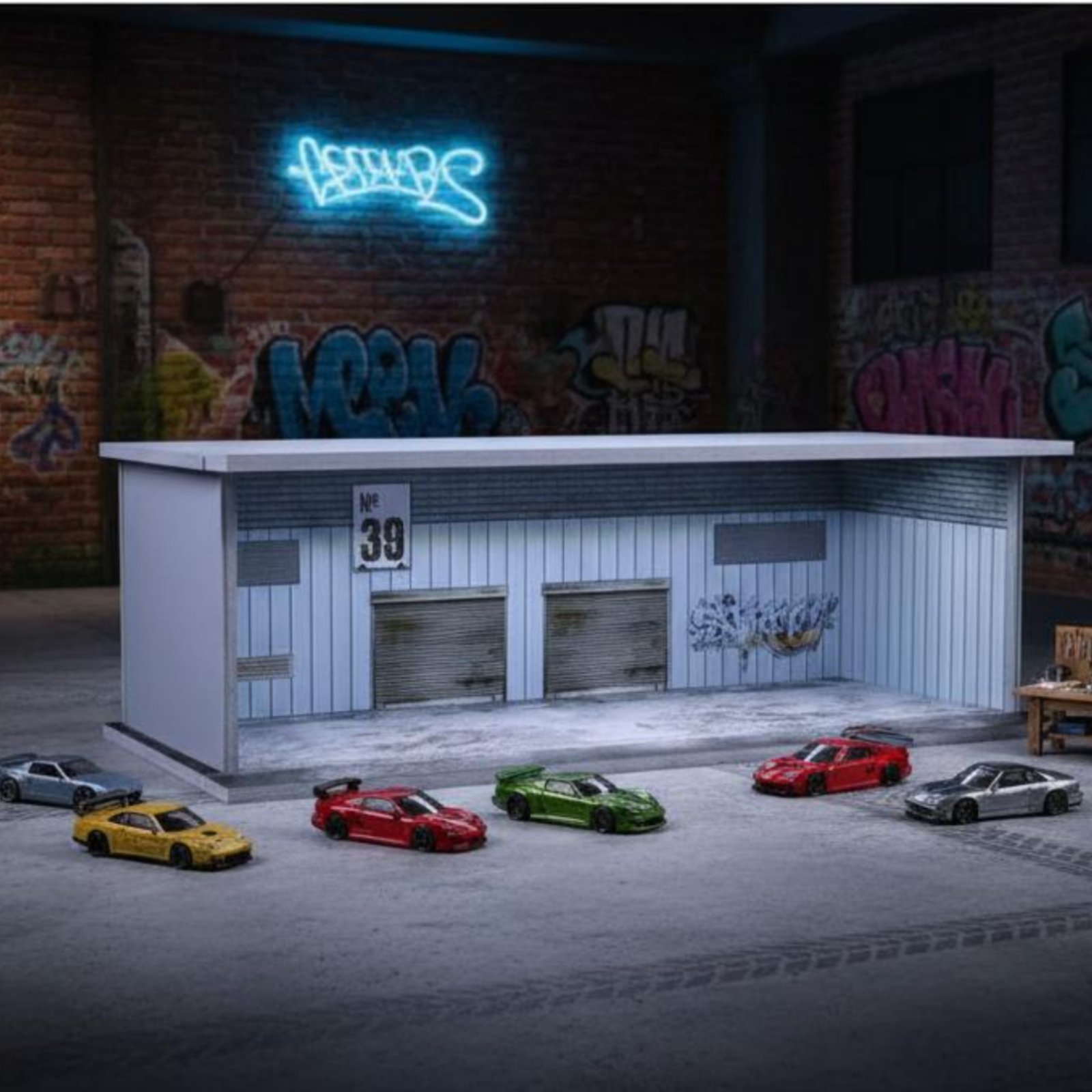 Display Case Acrylic - Espositore per Garage con Graffiti, Idea